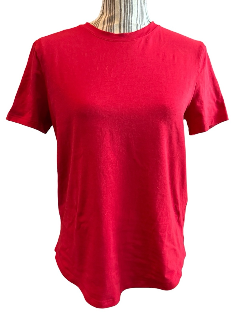 lululemon athletica Women's Red Short Sleeve Crew Tee